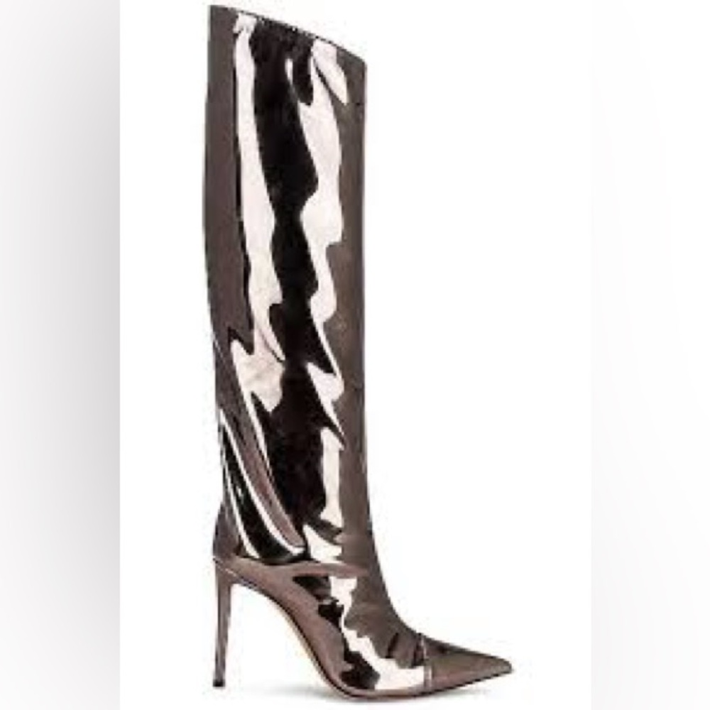 Mirror boot